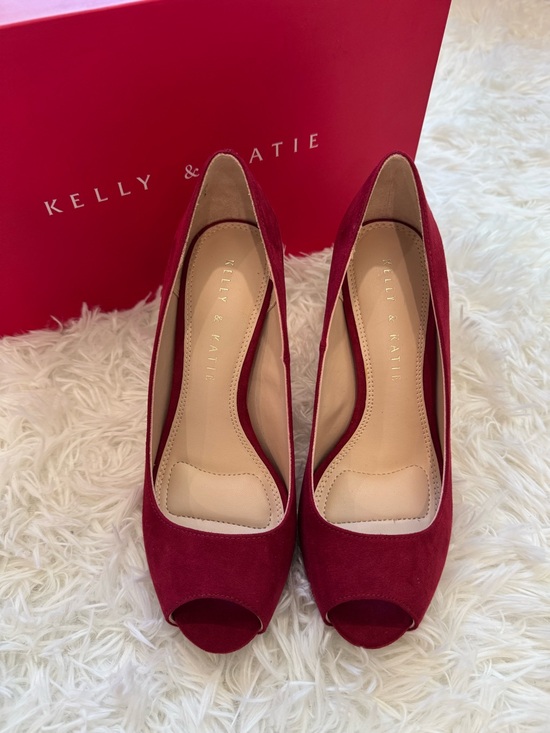 Kelly & Katie Shoes - NEW Kelly & Katie Pump